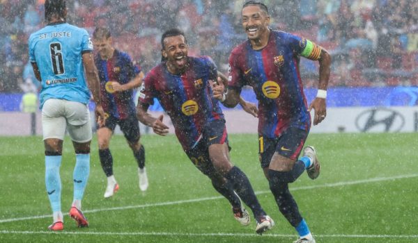 Raphinha doblete en Champions ante Feyenoord