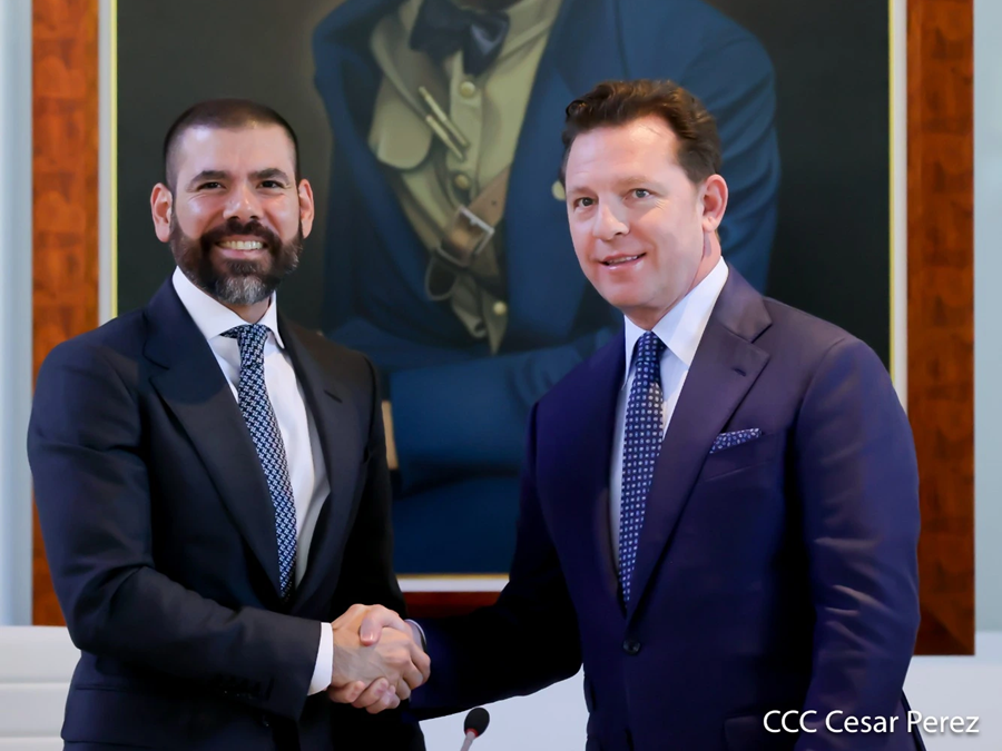El magnate británico Nick Candy, socio de Condor Gold, reunido con Laureano Ortega