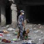 El «hombre de los túneles» busca vida bajo tierra 13 días después de la riada en Nepal