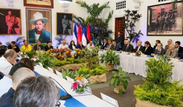 Segunda fase de “consultas” de reforma constitucional en la que participaron embajadores y jefes de misiones acreditados en Nicaragua. Foto: El 19 Digital.