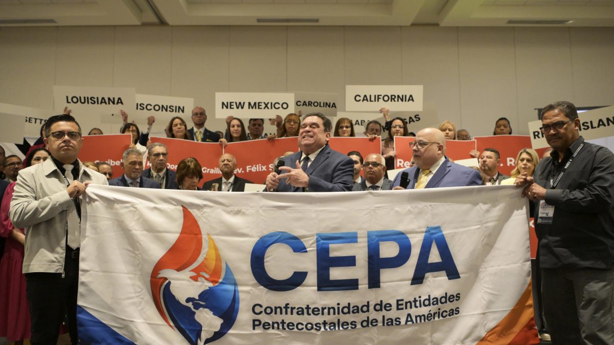 El presidente de la Confraternidad de Entidades Pentecostales de las Américas (Cepa), Ángel Marcial, habla durante una rueda de prensa este martes, en Washington D.C. (Estados Unidos). EFE/ Lenin Nolly