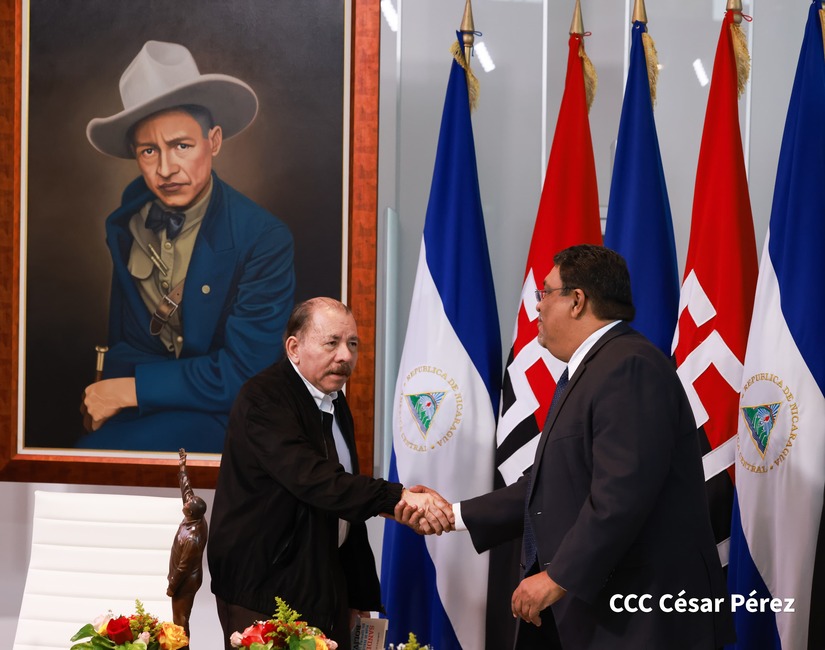 Daniel Ortega junto a Valdrack Jaentschke. LA PRENSA/EL 19 DIGITAL