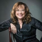 Adela Najarro, la poeta estadounidense que mezcla inglés y español imaginándose a Nicaragua