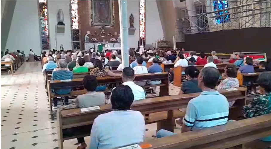 Homillía dominical a cargo del sacerdote Rafael Aragón