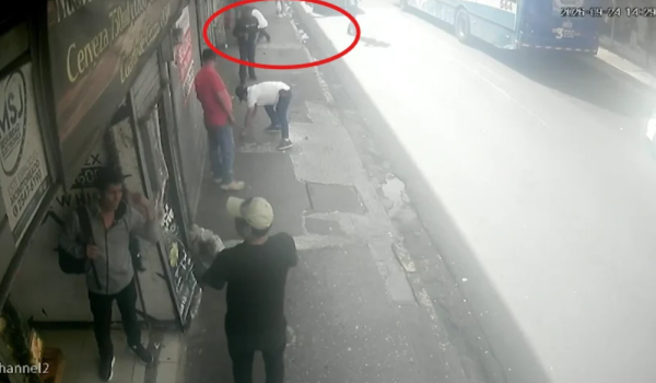 Nicaragüense muere en plena vía pública tras ser asaltado por dos sujetos en San José