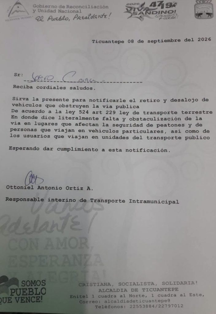 Notificación entregada por la Alcaldía de Ticuantepe a negocios que obstruyen andenes. Foto: Tomada de redes sociales.