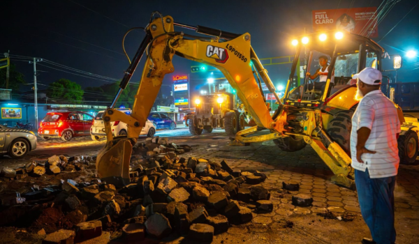 Ejecutan obras de mejoramiento en la Pista Solidaridad, en Managua. Foto: Facebook Alcaldía de Managua