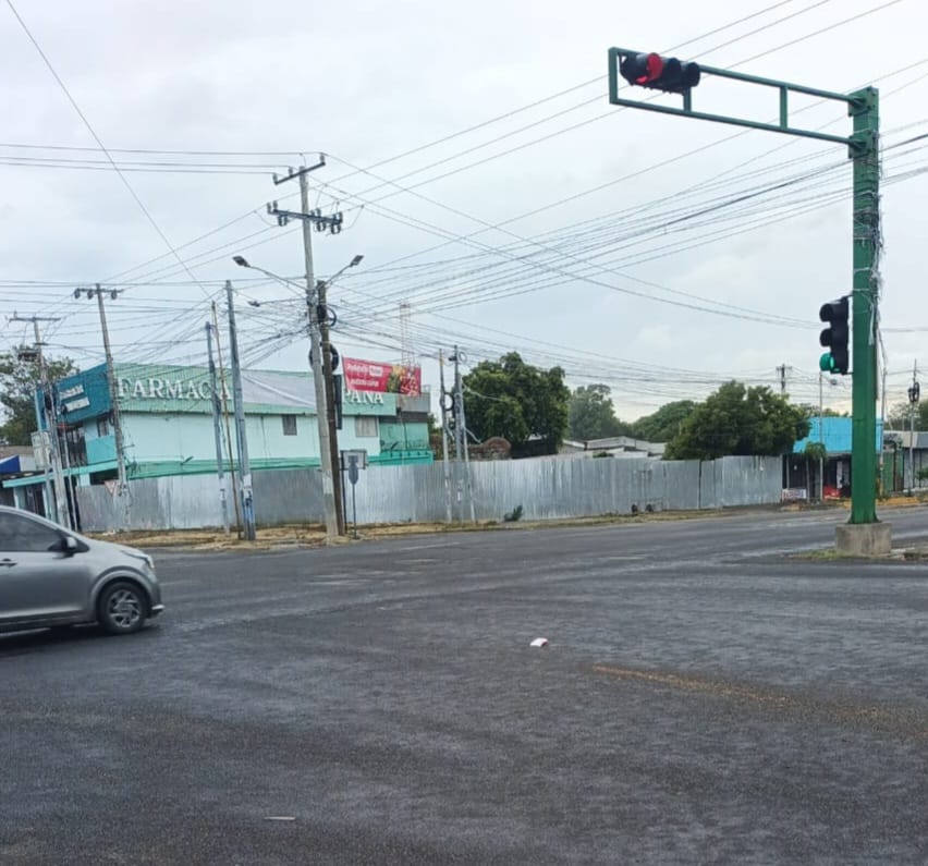 Construcción en propiedad embargada a Pollo Estrella Linda Vista. Foto: Cortesía LP.