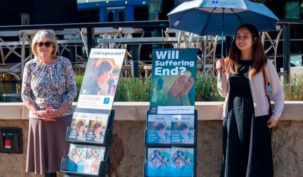 Testigos de Jehová permiten a sus miembros decidir si aceptan transfusiones