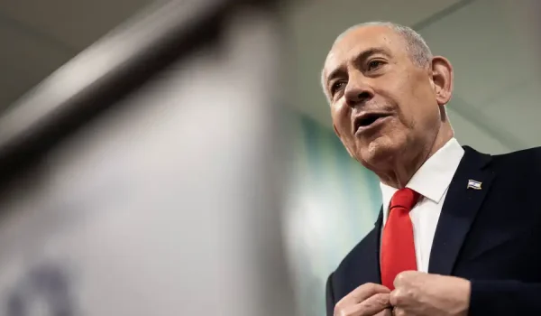 "¡Vayan a votar!", instó Netanyahu a los israelíes en hebreo, preocupado por la alta participación árabe israelí.Imagen: Jewel Samad/REUTERS