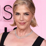 La actriz estadounidense Selma Blair es acusada de agresión tras un incidente con las azafatas durante un vuelo
