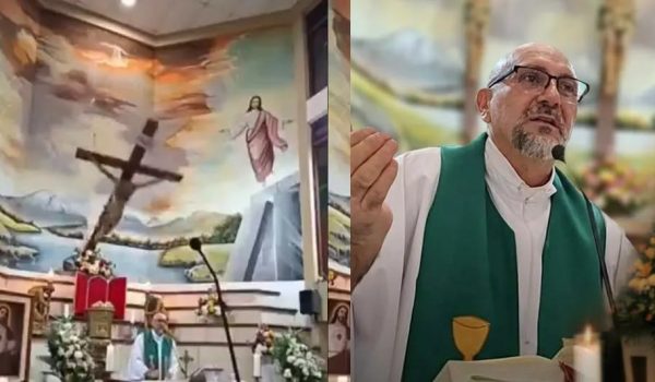 El sacerdote muere en plena misa tras caerle encima una cruz en Ecuador. Foto: Captura de pantalla.