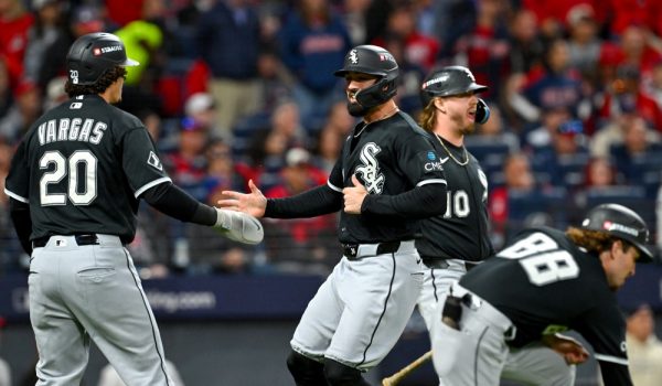 Los Medias Blancas vuelven a golpear a los Guardianes y se colocan 2-0 en serie divisional