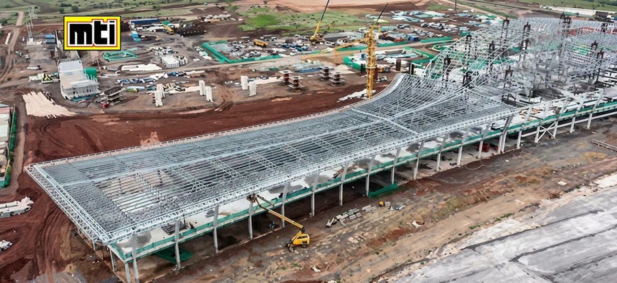 Avances Aeropuerto Internacional de Punta Huete. parte de la estructura del techo de la terminal de pasajeros