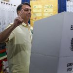 Lula y Flávio Bolsonaro disputarán la Presidencia de Brasil en segunda vuelta