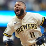 Milwaukee arrebata a San Diego con un imparable de Chourio en el noveno