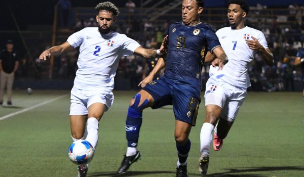 Christian Reyes lució bien ante Republica Dominicana