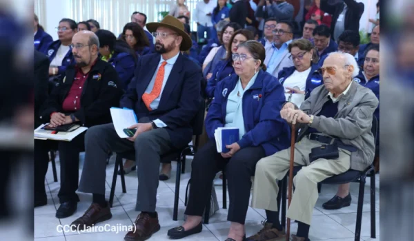 Ortega y Murillo se opusieron en 2009 a la salida unilateral de Panamá del Parlacen