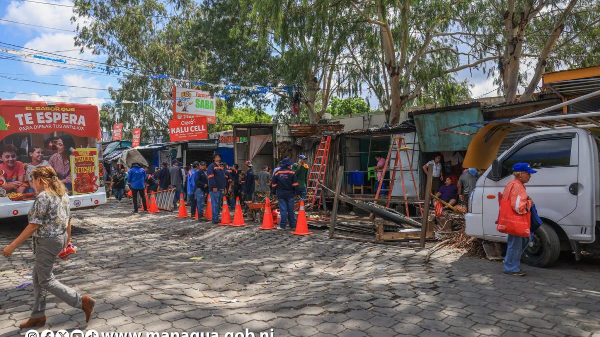 Comerciantes desalojados de Gancho de Camino por inico de mejoras en ese tramo de la Radial Santo Domingo. Foto: Alcaldía de Managua.