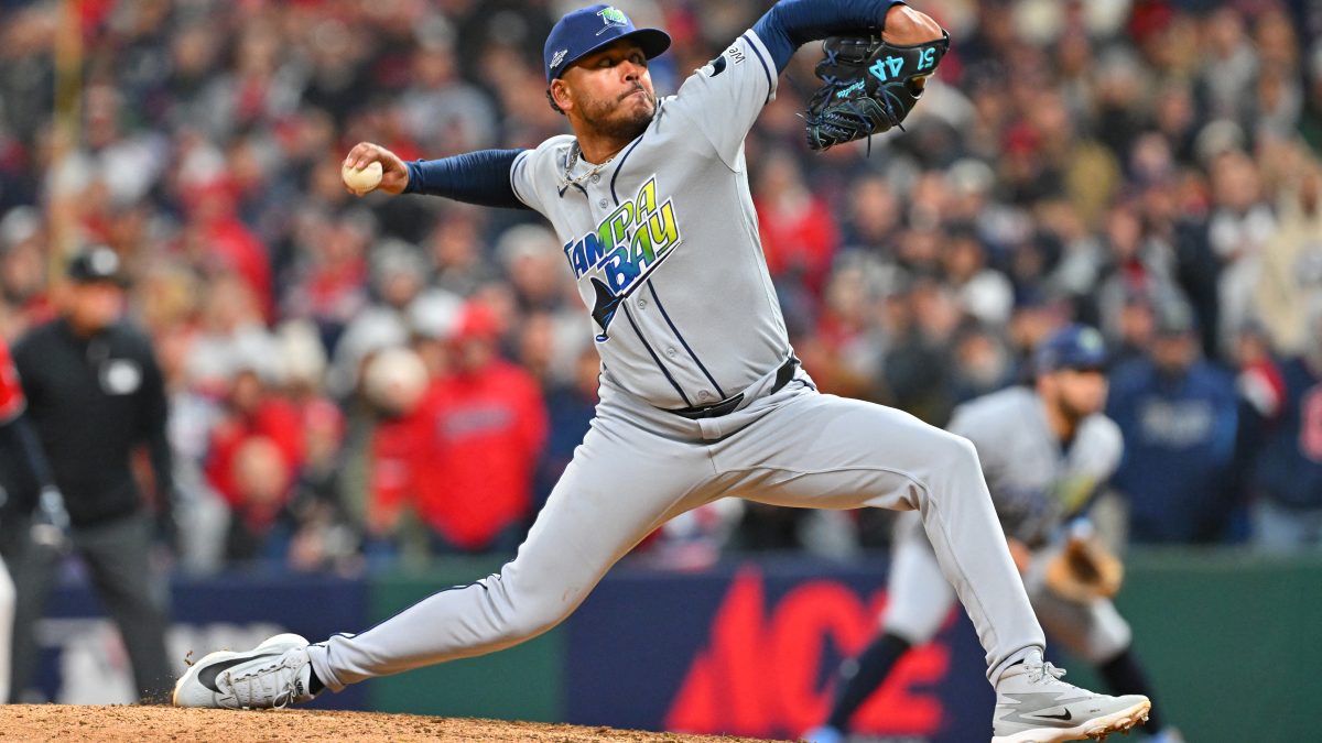 Freddy Peralta, la principal esperanza de los Rays en la Serie Mundial. LA PRENSA/AFP