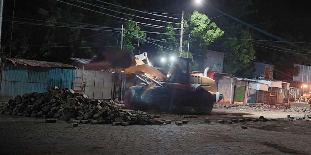 Inician trabajos en el sector de la intersección de Ganco de Caminos en el Mercado Oriental. Foto: Tomada de medios oficialistas.