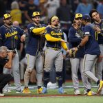 Milwaukee arrolla a Tampa y acaricia su primer título de la Serie Mundial