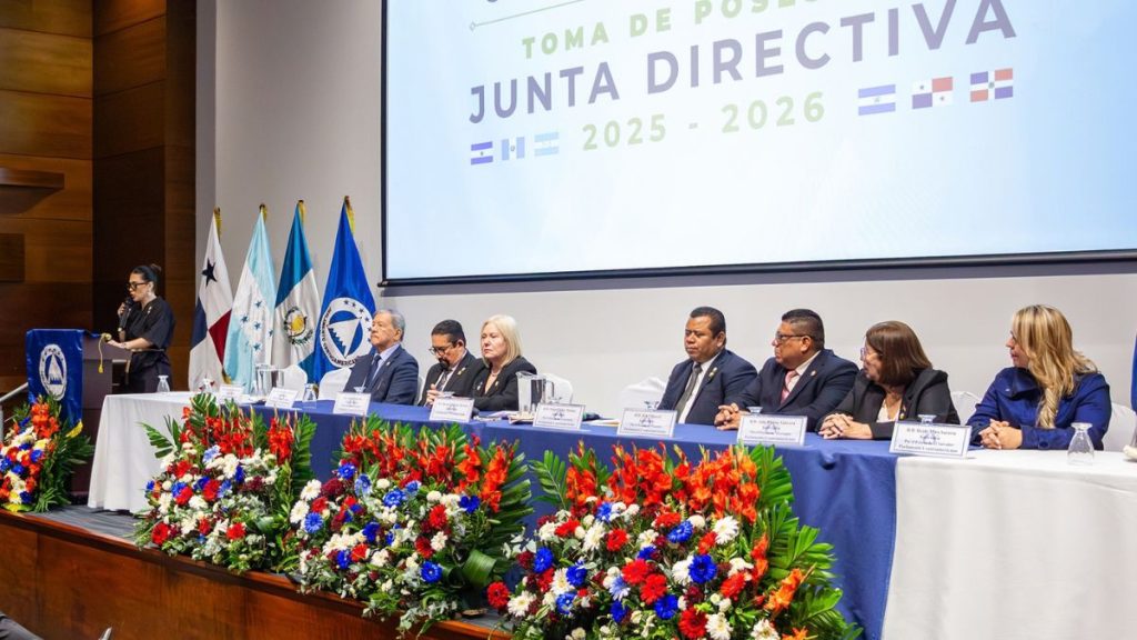 Junta Directiva del Parlamento Centroamericano. Foto: tomada de la web del Parlacen.