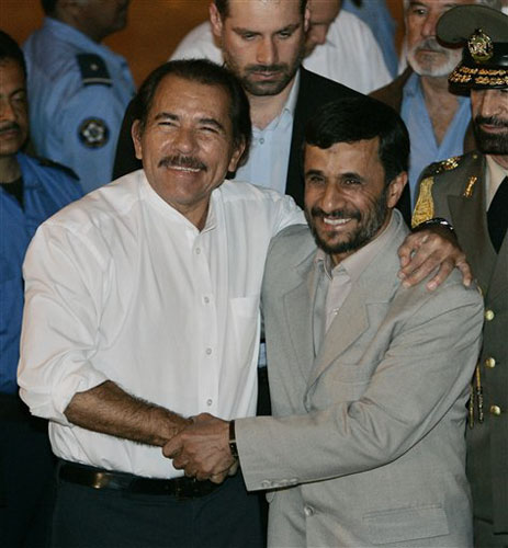 presidente iraní Mahmoud Ahmadineyad llegó a la toma de posesión de Ortega en enero de 2007. (Foto archivo)