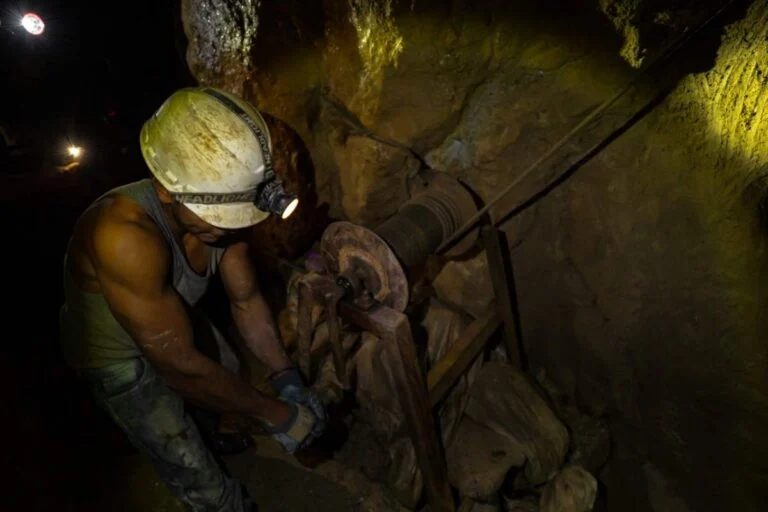 tierra: cerca del 11 por ciento del territorio nacional ha sido entregado mineras chinas. (Foto Fundación del Río)