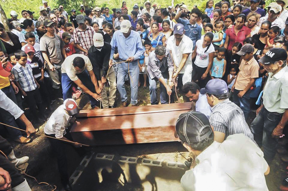 Ataque letal: La comarca El Portal, en Pantasma, donde el 20 de enero de 2015 la explosión de una «mochila bomba» mató a tres personas y causó conmoción en el municipio. LA PRENSA / ARCHIVO