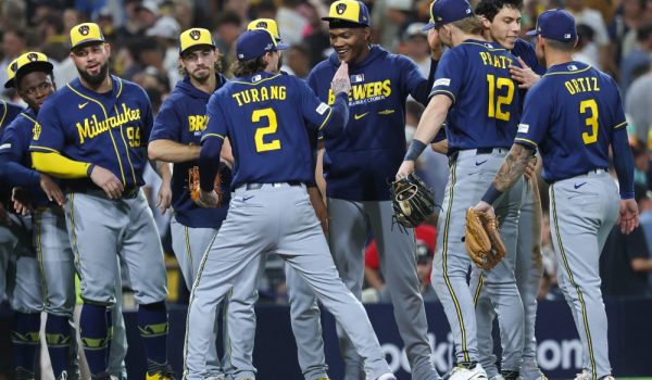 Cerveceros avanzan a la revancha de la Serie de Campeonato contra los Dodgers