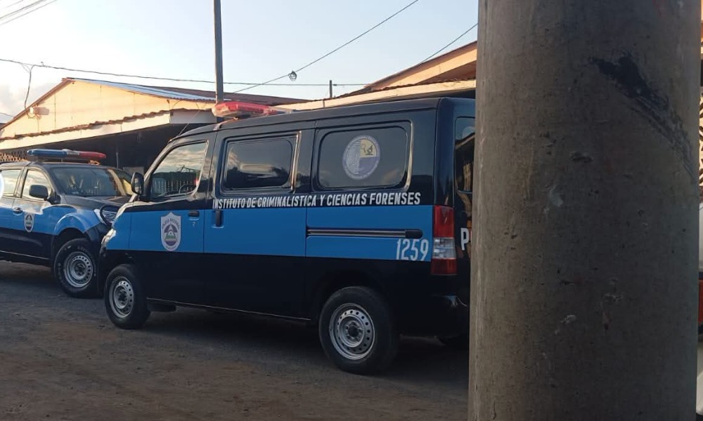 Policía investiga muerte de niña dentro del Colegio Xolotlán, en Ciudad Sandino. Foto: Canal 10.