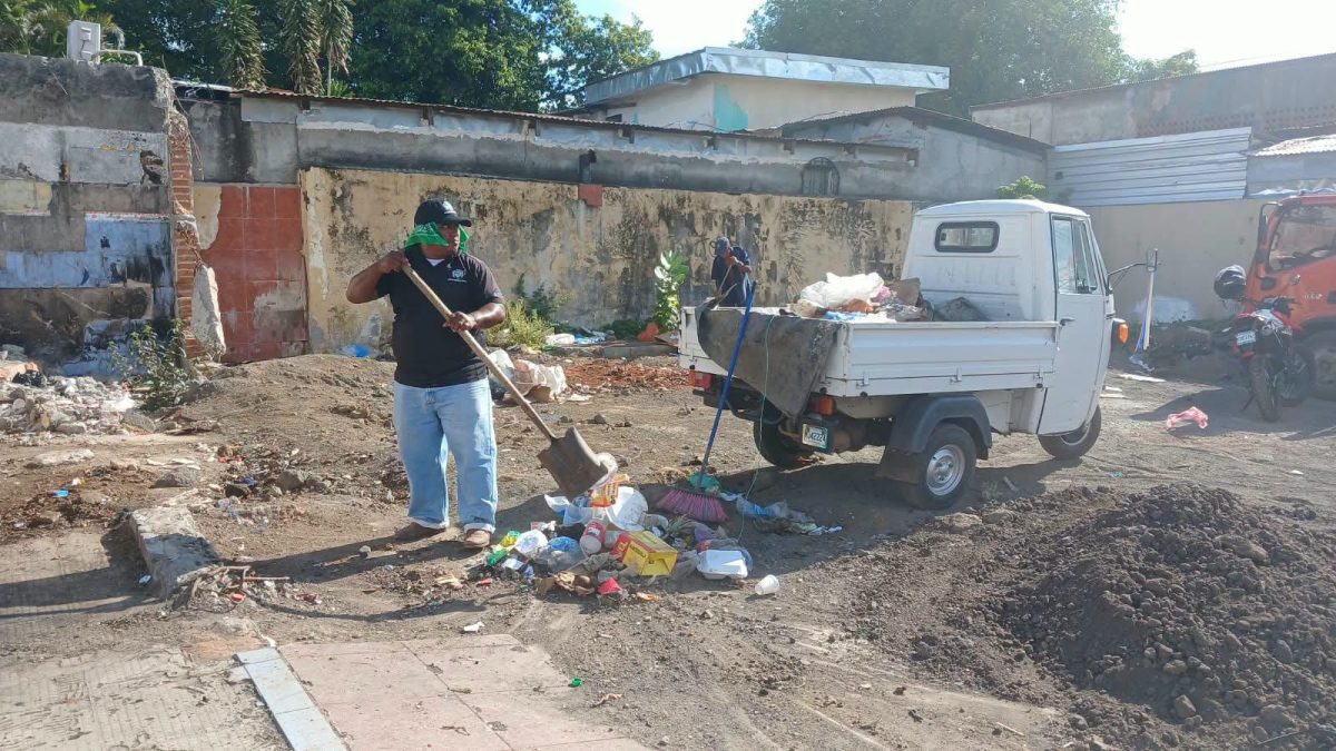 Propiedad embargada a Pollo Estrella en Tipitapa funciona como botadero ilegal de basura. Foto: Tomada de la Alcaldía de Tipitapa.