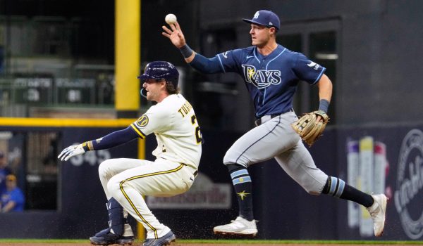 Cerveceros y Rays a medir fuerzas desde esta noche en Milwaukee.