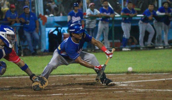 El Frente Sur toca y toca hasta vencer a los Tiburones en la Final