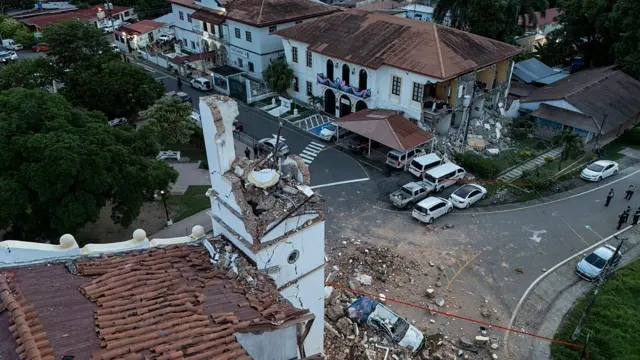 Daños en la catedral y en un edificio de gobierno en Penonomé.