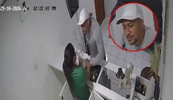 Sujeto ingresa en joyería de Managua y roba prendas y dinero en efectivo. Voto: tomada de video publicado por Canal 10.