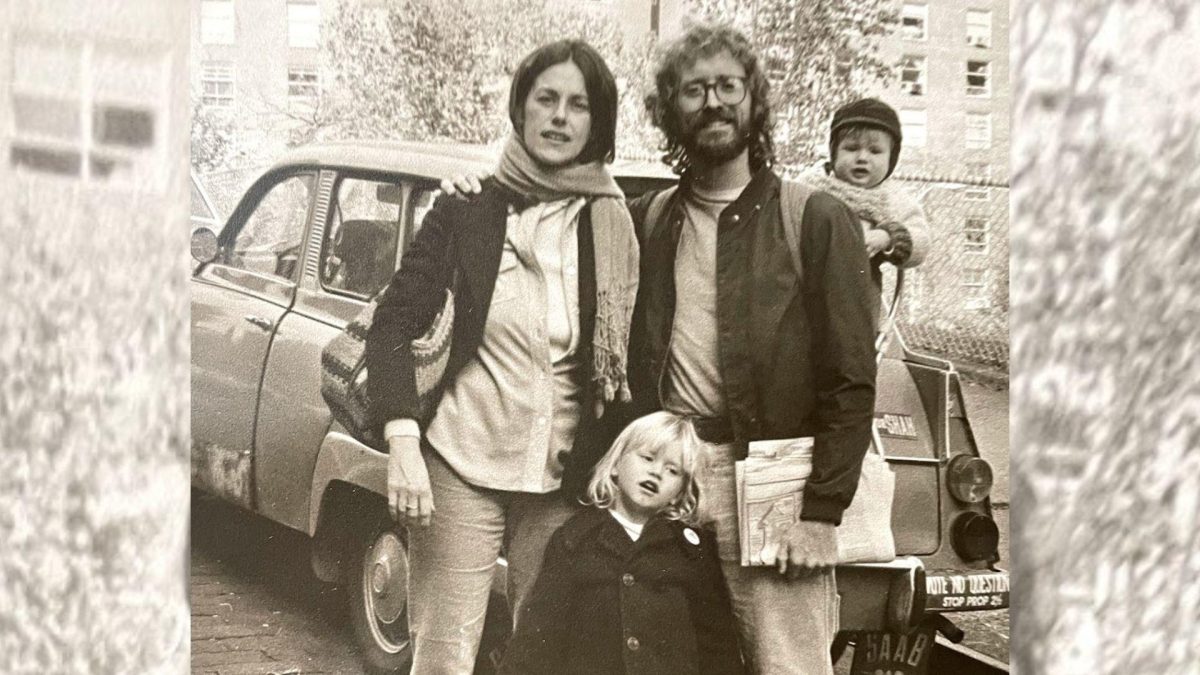 Zayd con sus padres y su hermano menor a finales de la década de 1970. Foto: BBC Mundo