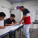 Flávio Bolsonaro lidera con un 50,9 %; Lula, segundo con el 40,7 %, con el 12 % escrutado