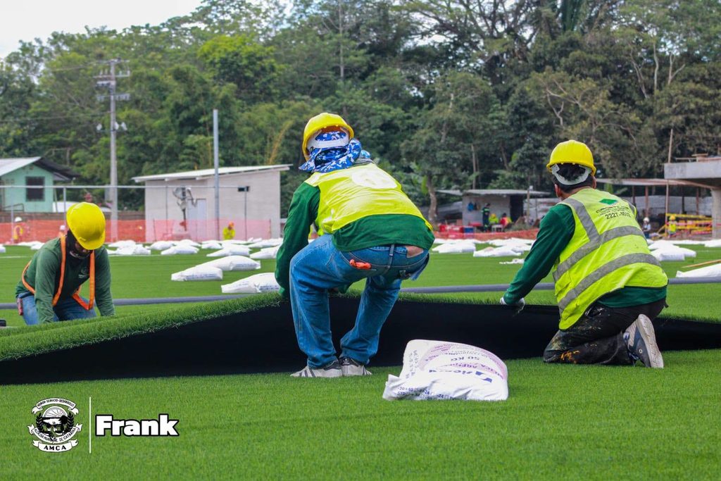 Obras de construcción en el estadio de futbol en Catarina. Alcaldía de Catarina