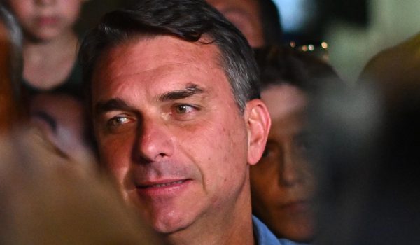 Lula y Bolsonaro inician los contactos para ampliar los apoyos de cara a la segunda vuelta
