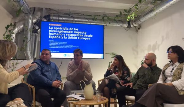 Foro «Apatridia de facto: el impacto humano y jurídico de la apatridia de personas nicaragüenses» Foto: Captura de pantalla / Transmisión You Tube