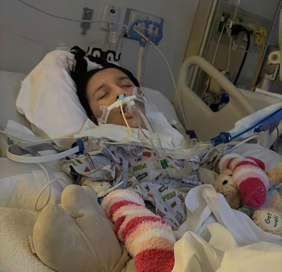 Jerelyn, de 19 años, pasó intubada y le hicieron una traqueotomía. LA PRENSA / CORTESÍA