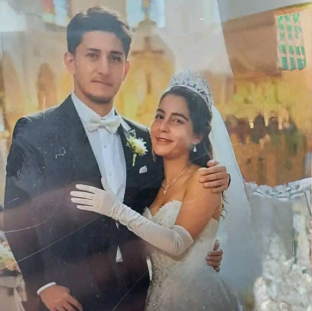 Antonio Rafael Valdez García (a la izquierda) habría asesinado a su pareja Jasmina López (a la derecha)