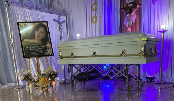 Cuerpo de Jessica Torres es velado en su casa de habitación en Managua. Foto: Tony Aguirre/Facebook.