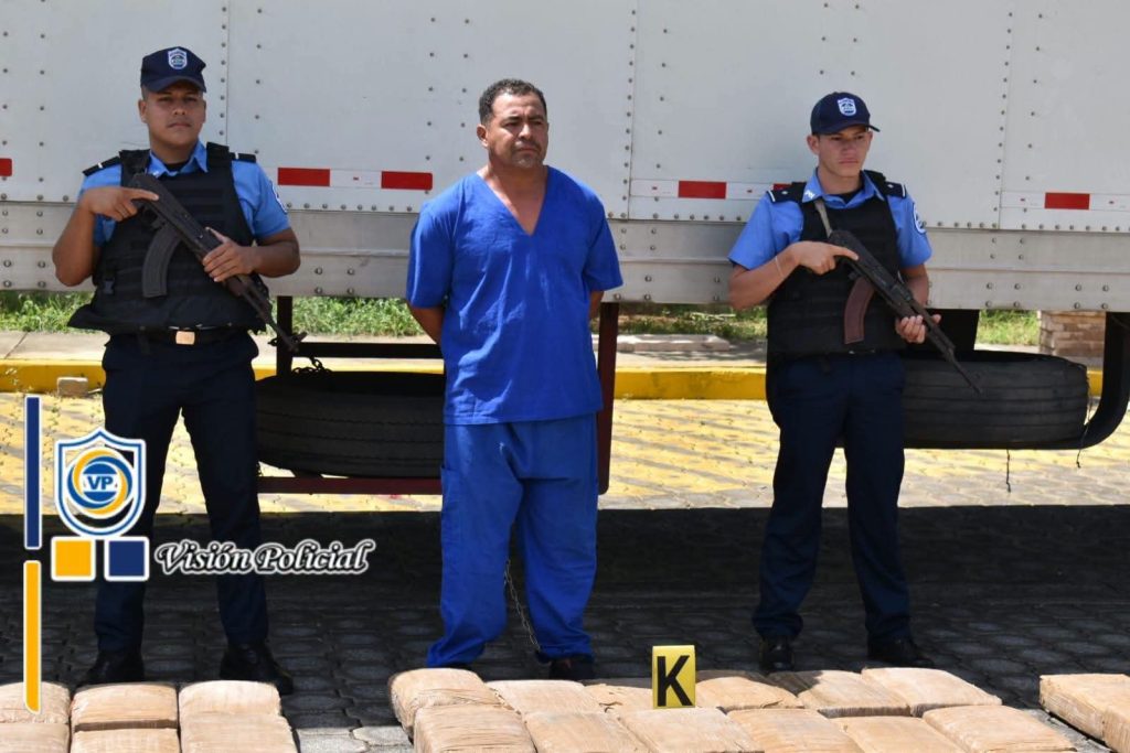Policía detiene a guatemalteco con 1.9 toneladas de marihuana. Foto: Policía Nacional.