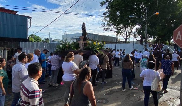 Procesión en honor a San Francisco de Asís que se realizó el domingo 4 de octubre en el Barrio El Riguero. Tomada de la Parroquia Santa María De Los Ángeles